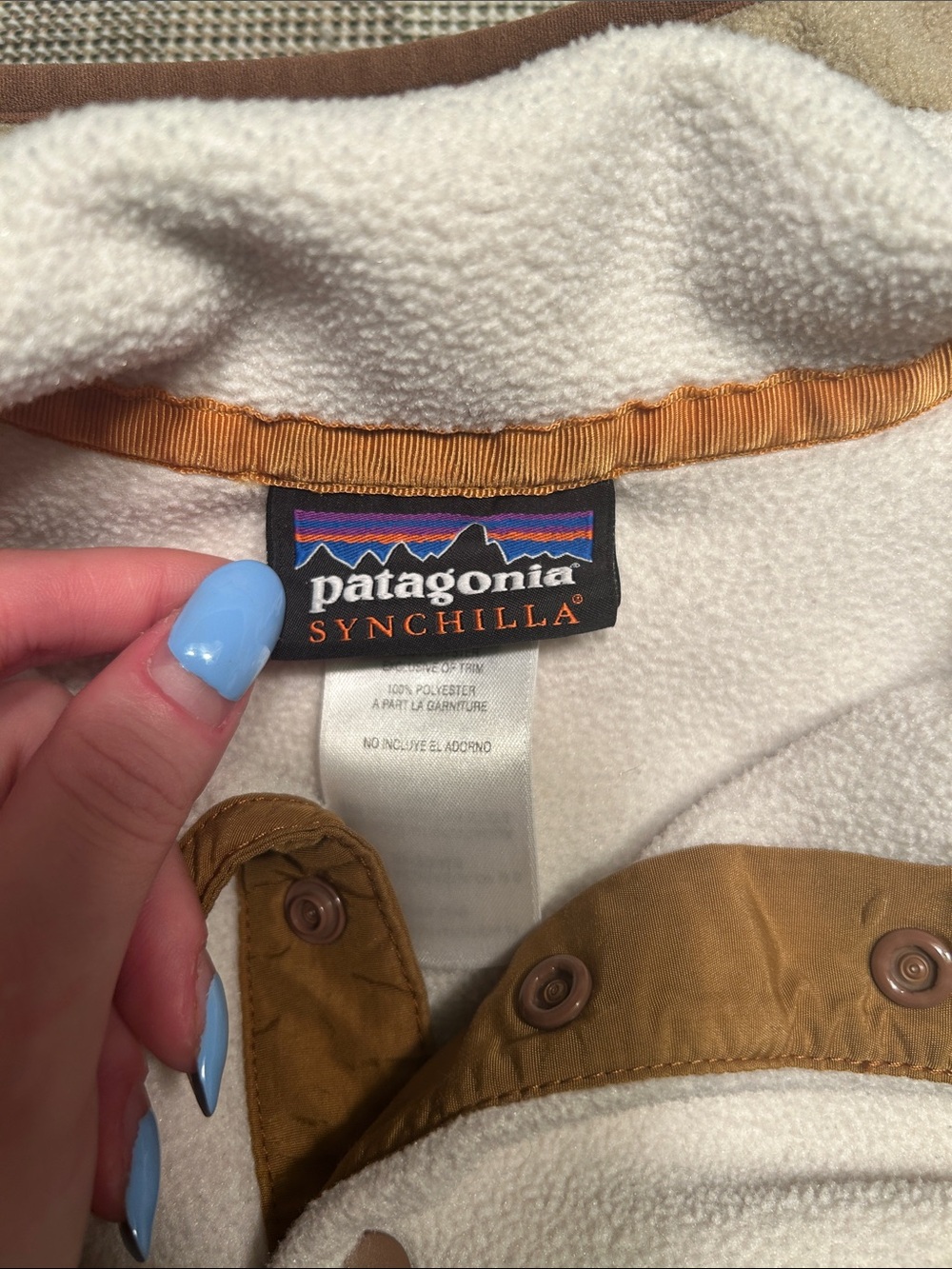 Patagonia Cream and Tan Snap-Placket Fleece Pullover - Picture 8 of 9